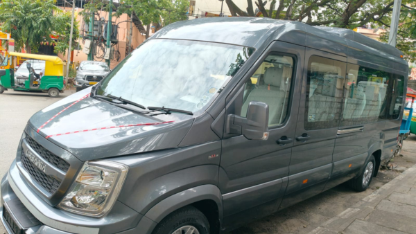9 Seater Maharaja Urbania