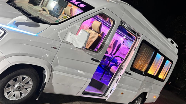 16 seater Force Urbania Luxury Seats